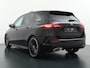 Mercedes-Benz B-klasse 180 AMG Line | Panorama - Schuifdak | Nightpakket | Apple Carplay & Android Auto | Achteruitrijcamera | Sfeerverlichting | 19 Inch AMG Velgen