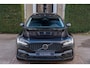 Volvo V90 2.0 T8 Plug-in hybrid AWD Ultimate Dark 455 PK TREKHAAK | PANO | MASSAGE | 360 CAM | STOELVENTILATIE