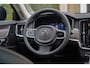Volvo V90 2.0 T8 Plug-in hybrid AWD Ultimate Dark 455 PK TREKHAAK | PANO | MASSAGE | 360 CAM | STOELVENTILATIE