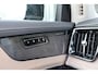 Volvo XC90 2.0 T8 Plug-in hybrid AWD Plus Bright - Panorama/schuifdak - IntelliSafe Assist & Surround - 360º Camera - Harman/Kardon audio - Adaptieve LED koplampen - Verwarmde voorstoelen, stuur & achterbank - Parkeersensoren voor & achter - Elektr. bedienb. voorstoelen met geheugen - Draadloze tel. lader - Extra getint glas - 21' LMV
