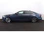 Volvo S90 T8 AWD Plus Dark - Panorama/schuifdak - IntelliSafe Assist & Surround - 360º Camera - Harman/Kardon audio - Adaptieve LED koplampen - Verwarmde voorstoelen, stuur & achterbank - Parkeersensoren voor & achter - Elektr. bedienb. voorstoelen met geheugen - 19' LMV