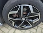 Volkswagen ID.3 First Plus 204PK 58 kWh / Zwart Dak / LED /  Navigatie / Camera / 19" LMV