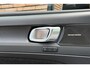 Volvo EX40 Single Motor Extended Range Ultra Black Ed. | Panoramadak | 360 graden camera | Premium audio by Harman Kardon | Verwarmbare voorstoelen en stuurwiel | Rondom zichtcamera | Warmtepomp | Apple carplay/ android auto
