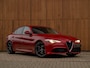 Alfa Romeo Giulia 2.0T Q2 | Race-mode | Rosso Competizione | Veloce stoelen | Harman/Kardon | Orig. NL