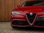 Alfa Romeo Giulia 2.0T Q2 | Race-mode | Rosso Competizione | Veloce stoelen | Harman/Kardon | Orig. NL