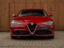 Alfa Romeo Giulia 2.0T Q2 | Race-mode | Rosso Competizione | Veloce stoelen | Harman/Kardon | Orig. NL