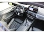 BMW 5-Serie Touring 540i xDrive Touring M Sportpakket, Panoramadak, M leerstuurwiel, 4-zone, DAB, Grootlicht assistent, BMW Live Cockpit Professional, Adaptieve LED-koplamp, ect.