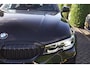 BMW 3-Serie Touring 318i High Executive Edition M Sport Autom Panodak Leder Sportst Stoelverw Clima Cruise 2x PDC LMV Trekh ENZ NL