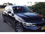 BMW 3-Serie Touring 318i High Executive Edition M Sport Autom Panodak Leder Sportst Stoelverw Clima Cruise 2x PDC LMV Trekh ENZ NL