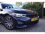 BMW 3-Serie Touring 318i High Executive Edition M Sport Autom Panodak Leder Sportst Stoelverw Clima Cruise 2x PDC LMV Trekh ENZ NL