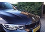 BMW 3-Serie Touring 318i High Executive Edition M Sport Autom Panodak Leder Sportst Stoelverw Clima Cruise 2x PDC LMV Trekh ENZ NL