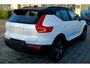 Volvo XC40 Plug-in Hybrid T5 R-Design | Adaptive cruise control | Harman Kardon audio | Stoel- en stuurverwarming | Elektrische stoelverstelling | Achteruitrijcamera | Voorruitverwarming | Parkeersensoren voor + achter | Dode hoek detectie BLIS |