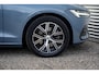 Volvo V60 2.0 B3 Core | Adaptive Cruise | BLIS | Stoelverwarming V/A | Stuurwielverwarming | Google Maps Navi | 17 inch