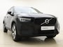 Volvo XC40 T4 211pk Plus Dark / Harman&Kardon / Elektr. Stoelen / Keyless / Trekhaak / Adapt. Cruise / 18'' + All Season / PDC + Camera / Stoel + Stuurw. Verwarming /