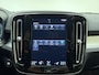 Volvo XC40 T4 211pk Plus Dark / Harman&Kardon / Elektr. Stoelen / Keyless / Trekhaak / Adapt. Cruise / 18'' + All Season / PDC + Camera / Stoel + Stuurw. Verwarming /