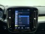 Volvo XC40 T4 211pk Plus Dark / Harman&Kardon / Elektr. Stoelen / Keyless / Trekhaak / Adapt. Cruise / 18'' + All Season / PDC + Camera / Stoel + Stuurw. Verwarming /