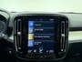 Volvo XC40 T4 211pk Plus Dark / Harman&Kardon / Elektr. Stoelen / Keyless / Trekhaak / Adapt. Cruise / 18'' + All Season / PDC + Camera / Stoel + Stuurw. Verwarming /