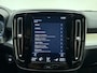 Volvo XC40 T4 211pk Plus Dark / Harman&Kardon / Elektr. Stoelen / Keyless / Trekhaak / Adapt. Cruise / 18'' + All Season / PDC + Camera / Stoel + Stuurw. Verwarming /