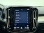 Volvo XC40 T4 211pk Plus Dark / Harman&Kardon / Elektr. Stoelen / Keyless / Trekhaak / Adapt. Cruise / 18'' + All Season / PDC + Camera / Stoel + Stuurw. Verwarming /