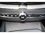 Volvo XC60 T6 Recharge AWD Plus Dark - Panorama/schuifdak - IntelliSafe Assist & Surround - 360º Camera - Harman/Kardon audio - Adaptieve LED koplampen - Verwarmde voorstoelen, stuur & achterbank - Parkeersensoren voor & achter - Elektr. bedienb. voorstoelen met geheugen - Head up display - Draadloze tel. lader - Extra getint glas - 19' LMV