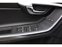 Volvo V60 Cross Country 2.0 D3 Momentum Business Elek-Dak/Navigatie/Parkeersensor
