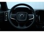 Volvo XC40 B4 Automaat Plus Dark | Trekhaak |Verwarmbare voorstoelen | Verwarmbaar stuurwiel | Verwarmbare voorruit | Premium audio by Harman Kardon |  18 inch Lichtmetalen velgen