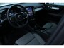 Volvo XC40 B4 Automaat Plus Dark | Verwarmbare voorstoelen | Verwarmbaar stuurwiel | Verwarmbare voorruit | Premium audio by Harman Kardon | Trekhaak | 18 inch Lichtmetalen velgen