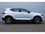 Volvo XC40 B4 Automaat Plus Dark | Verwarmbare voorstoelen | Verwarmbaar stuurwiel | Verwarmbare voorruit | Premium audio by Harman Kardon | Trekhaak | 18 inch Lichtmetalen velgen