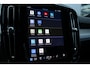 Volvo XC40 B4 Automaat Plus Dark | Verwarmbare voorstoelen | Verwarmbaar stuurwiel | Verwarmbare voorruit | Premium audio by Harman Kardon | Trekhaak | 18 inch Lichtmetalen velgen