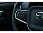 Volvo XC40 B4 Automaat Plus Dark | Verwarmbare voorstoelen | Verwarmbaar stuurwiel | Verwarmbare voorruit | Premium audio by Harman Kardon | Trekhaak | 18 inch Lichtmetalen velgen