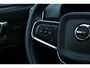 Volvo XC40 B4 Automaat Plus Dark | Trekhaak |Verwarmbare voorstoelen | Verwarmbaar stuurwiel | Verwarmbare voorruit | Premium audio by Harman Kardon |  18 inch Lichtmetalen velgen