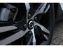 Volvo XC40 B4 Automaat Plus Dark | Trekhaak |Verwarmbare voorstoelen | Verwarmbaar stuurwiel | Verwarmbare voorruit | Premium audio by Harman Kardon |  18 inch Lichtmetalen velgen