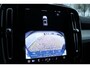 Volvo XC40 B4 Automaat Plus Dark | Trekhaak |Verwarmbare voorstoelen | Verwarmbaar stuurwiel | Verwarmbare voorruit | Premium audio by Harman Kardon |  18 inch Lichtmetalen velgen