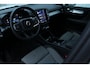 Volvo XC40 B4 Automaat Plus Dark | Trekhaak |Verwarmbare voorstoelen | Verwarmbaar stuurwiel | Verwarmbare voorruit | Premium audio by Harman Kardon |  18 inch Lichtmetalen velgen