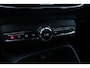 Volvo XC40 B4 Automaat Plus Dark | Verwarmbare voorstoelen | Verwarmbaar stuurwiel | Verwarmbare voorruit | Premium audio by Harman Kardon | Trekhaak | 18 inch Lichtmetalen velgen