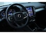 Volvo XC40 B4 Automaat Plus Dark | Verwarmbare voorstoelen | Verwarmbaar stuurwiel | Verwarmbare voorruit | Premium audio by Harman Kardon | Trekhaak | 18 inch Lichtmetalen velgen