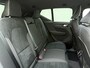 Volvo XC40 Extended Range Plus / Nubuck / Trekhaak / Getint glas / Keyless / Metallic Lak / Stoel + Stuurw. Verwarming / Adapt. Cruise / BLIS / 19" + All Season / PDC + Camera / Draadl. Oplader /