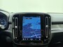Volvo XC40 Extended Range Plus / Nubuck / Trekhaak / Getint glas / Keyless / Metallic Lak / Stoel + Stuurw. Verwarming / Adapt. Cruise / BLIS / 19" + All Season / PDC + Camera / Draadl. Oplader /