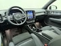 Volvo XC40 Extended Range Plus / Nubuck / Trekhaak / Getint glas / Keyless / Metallic Lak / Stoel + Stuurw. Verwarming / Adapt. Cruise / BLIS / 19" + All Season / PDC + Camera / Draadl. Oplader /