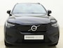 Volvo XC40 Extended Range Plus / Nubuck / Trekhaak / Getint glas / Keyless / Metallic Lak / Stoel + Stuurw. Verwarming / Adapt. Cruise / BLIS / 19" + All Season / PDC + Camera / Draadl. Oplader /