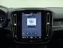 Volvo XC40 Extended Range Plus / Nubuck / Trekhaak / Getint glas / Keyless / Metallic Lak / Stoel + Stuurw. Verwarming / Adapt. Cruise / BLIS / 19" + All Season / PDC + Camera / Draadl. Oplader /