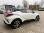 Toyota C-HR 1.8 Hybrid Bi-Tone | All Seasons | Trekhaak | Parkeersensoren