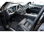Volvo XC90 T8 AWD Ultra Dark | Verwarmde, Geventileerde en Masserende Voorstoelen | Luchtvering | Panoramisch Schuif-/Kanteldak | Semi-Elektrische Trekhaak | 360º Camera | 4-Zone Climate Control | Gelamineerd en Getint Glas Achter| Bowers & Wilkins |