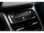 Volvo XC90 T8 AWD Ultra Dark | Verwarmde, Geventileerde en Masserende Voorstoelen | Luchtvering | Panoramisch Schuif-/Kanteldak | Semi-Elektrische Trekhaak | 360º Camera | 4-Zone Climate Control | Gelamineerd en Getint Glas Achter| Bowers & Wilkins |