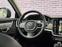 Volvo V90 Cross Country 2.0 B5 AWD Pro | Trekhaak | Schuif/kantel panoramadak | 360° Camera | Memory | Stoel/stuurverwarming | Intellisafe surround | BLIS | extra getint glas |