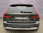 Volvo V90 Cross Country 2.0 B5 AWD Pro | Trekhaak | Schuif/kantel panoramadak | 360° Camera | Memory | Stoel/stuurverwarming | Intellisafe surround | BLIS | extra getint glas |