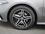 Mercedes-Benz A-klasse 250 e AMG Line | Automaat | Apple Carplay/Android Auto | Panoramadak | Cruise Control | Achteruitrijcamera | Lichtmetalen Velgen |