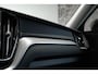 Volvo XC60 T8 Plug-in hybrid AWD Plus Bright | 1ste Eigenaar | Adaptive Cruise Control | Semi-Electrische wegklapbare trekhaak | 360° Parkeercamera | BLIS | Harman Kardon Premium Audio | Parkeerverwarming | Dealeronderhouden