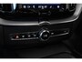 Volvo XC60 T8 Plug-in hybrid AWD Plus Bright | 1ste Eigenaar | Adaptive Cruise Control | Semi-Electrische wegklapbare trekhaak | 360° Parkeercamera | BLIS | Harman Kardon Premium Audio | Parkeerverwarming | Dealeronderhouden