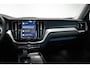 Volvo XC60 T8 Plug-in hybrid AWD Plus Bright | 1ste Eigenaar | Adaptive Cruise Control | Semi-Electrische wegklapbare trekhaak | 360° Parkeercamera | BLIS | Harman Kardon Premium Audio | Parkeerverwarming | Dealeronderhouden